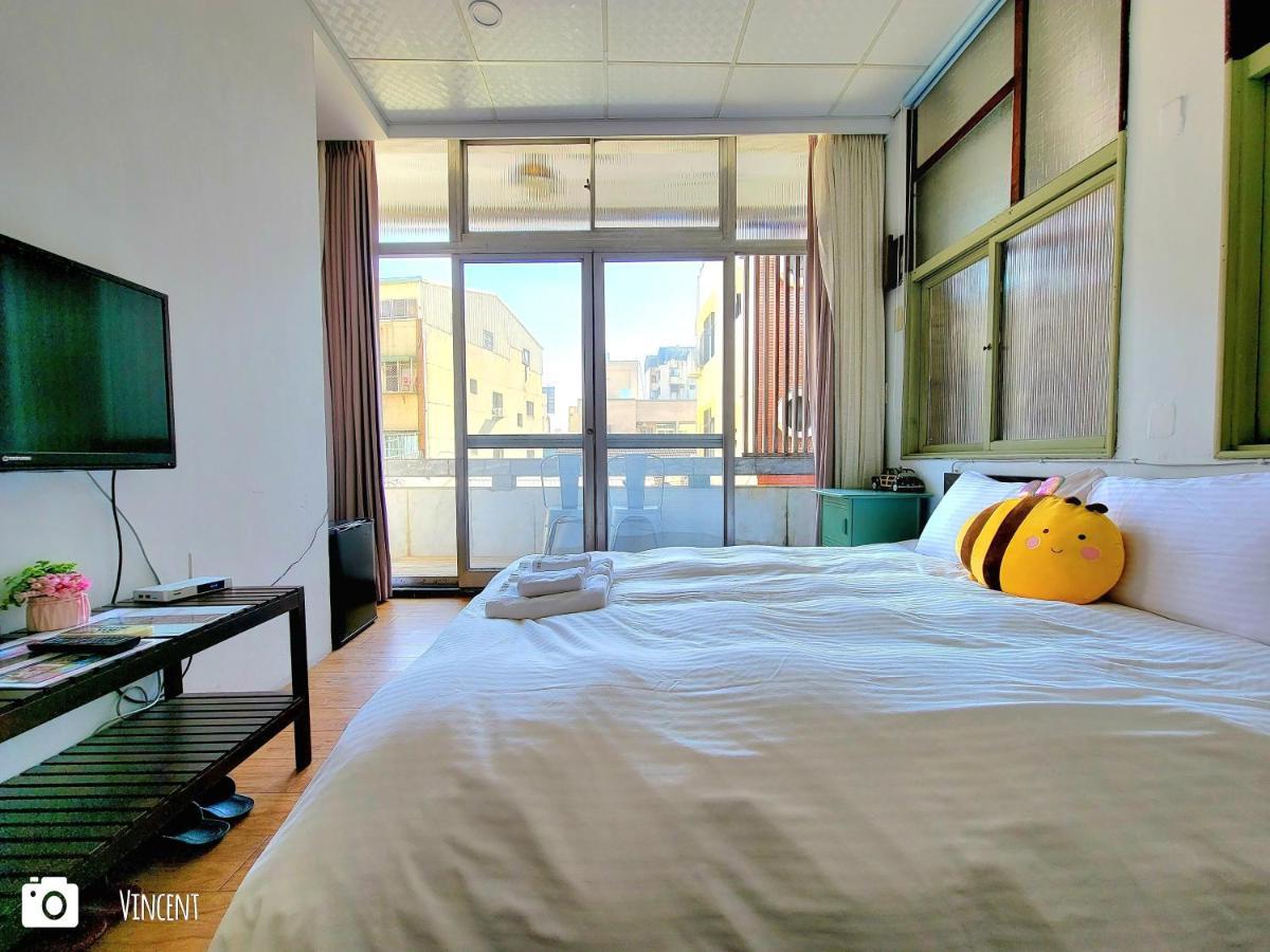 Honey House Tainan Bed & Breakfast Exterior foto