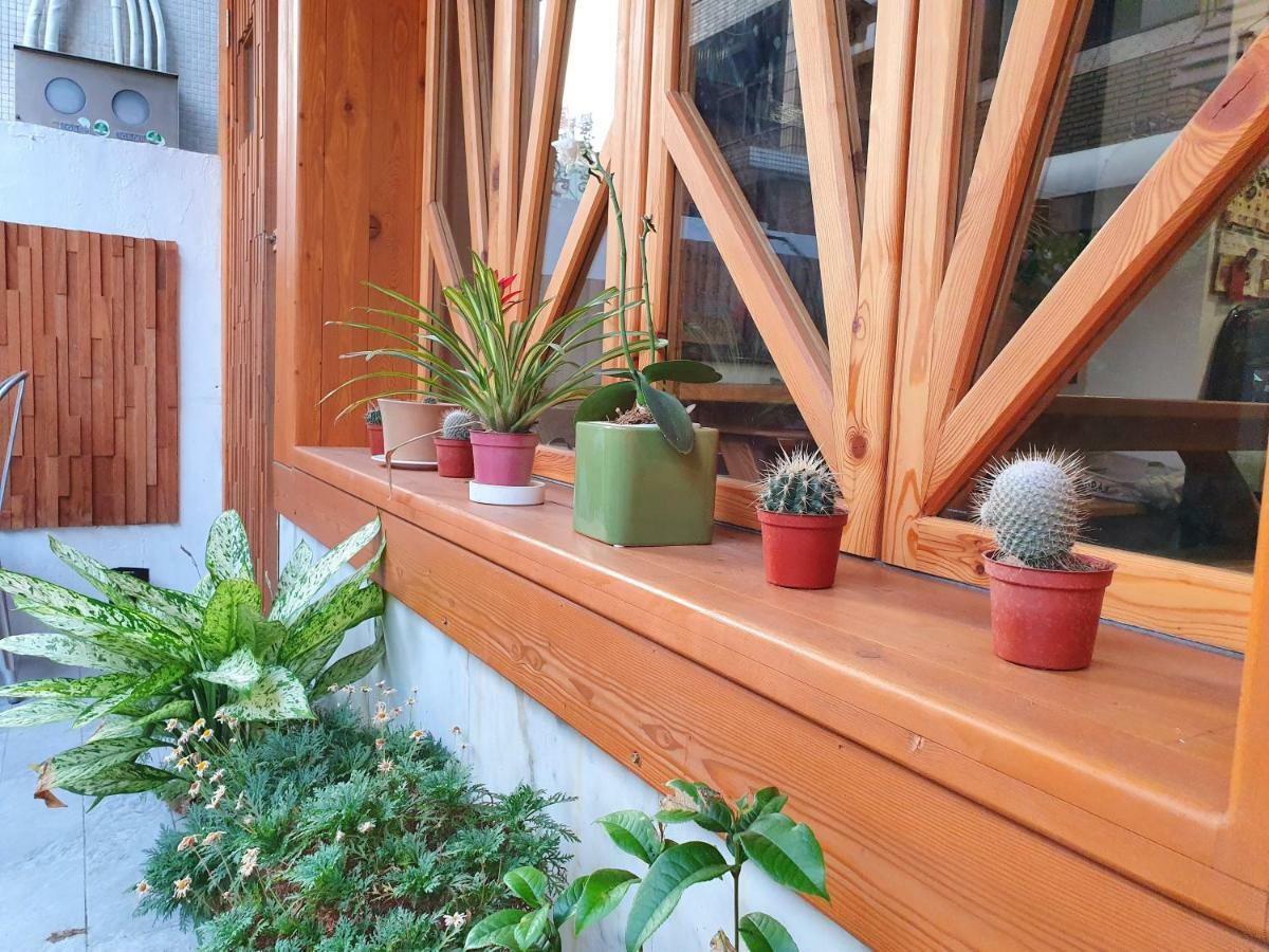 Honey House Tainan Bed & Breakfast Exterior foto