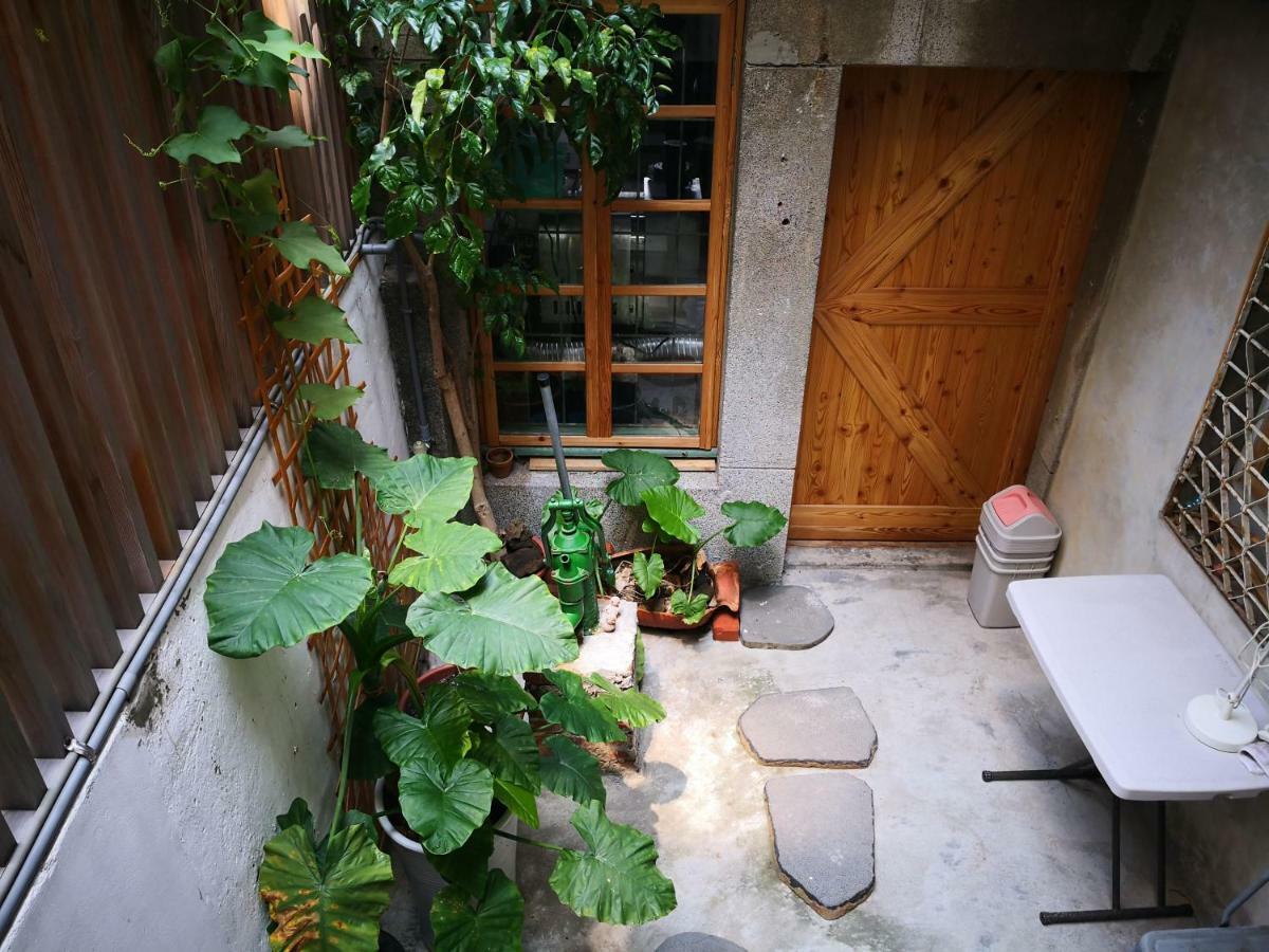 Honey House Tainan Bed & Breakfast Exterior foto