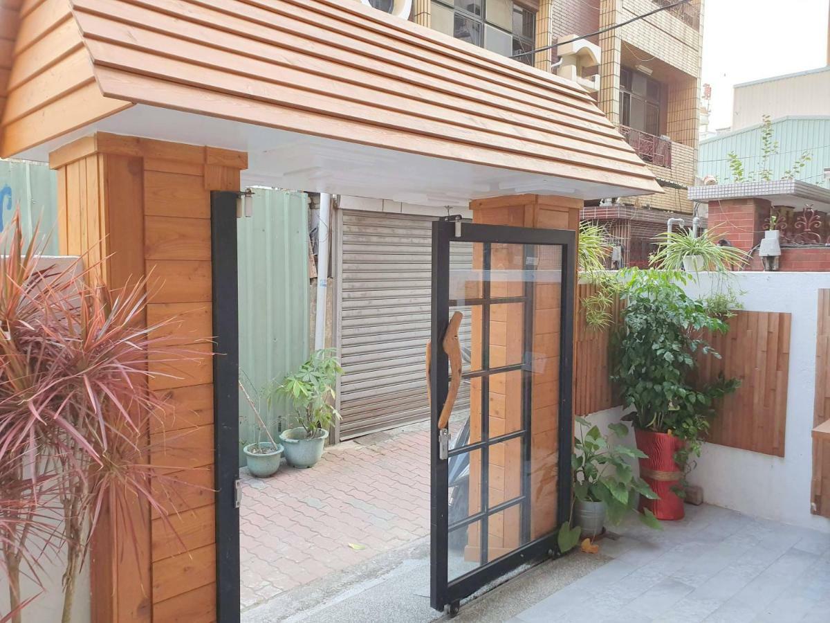 Honey House Tainan Bed & Breakfast Exterior foto
